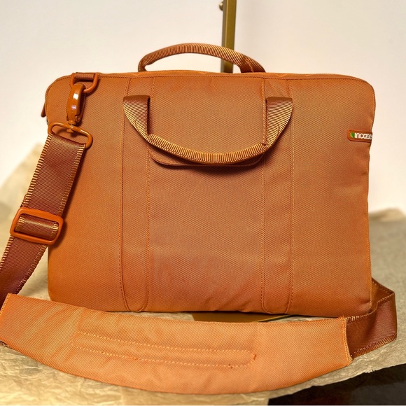 Incase Orange 14” Laptop Shoulder Bag. - Picture 1 of 10